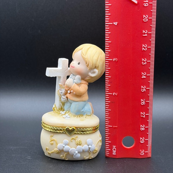 Precious Moments A Time for Prayer Little Boy With Cross Trinket Box - Picture 5 of 12